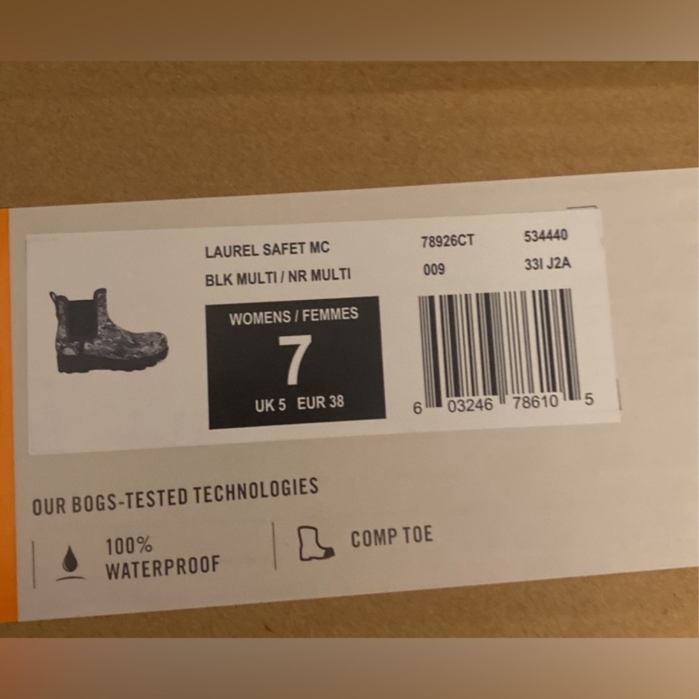 BOGS Laurel Chelsea boots  waterproofed.  New with box. . Sz 7